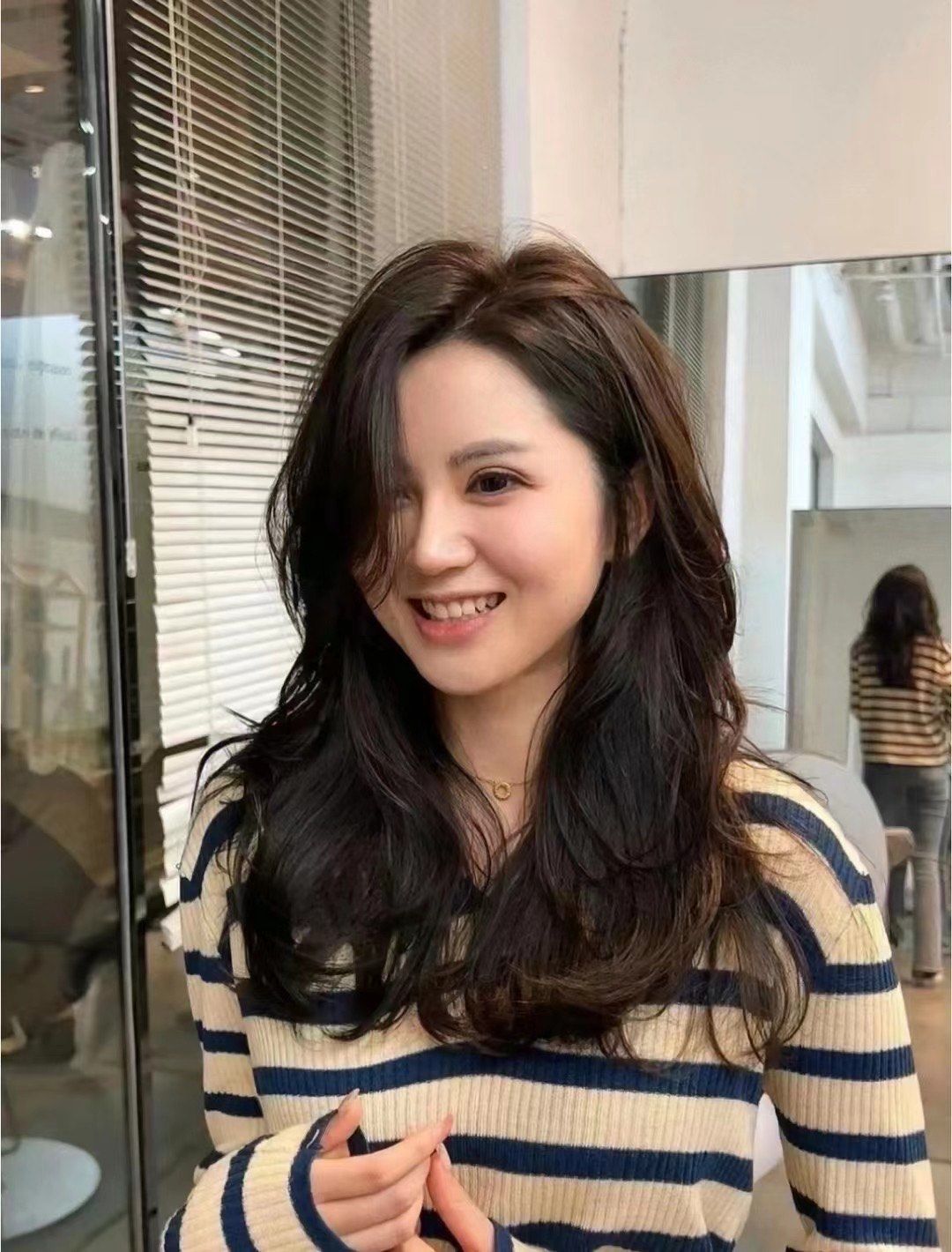 慵懒少女感烫发 女生中长气质发型 超显脸