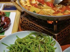 -老滇山寨•云南特色菜•地方菜•民族风情歌舞表演(金碧店)