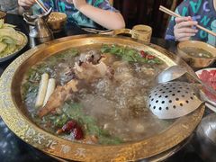 -周老三跷脚牛肉·全牛火锅(非遗传承店)