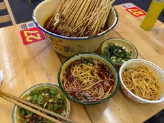 -拈签一笑黄牛肉辣卤串串