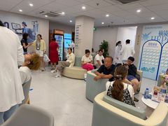 -上海大学附属上海和平眼科医院