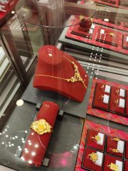 -六福珠寶(巴黎春天五角场店)