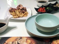 -洪氏嗨捞·猪肚鸡火锅(阳光天地店)