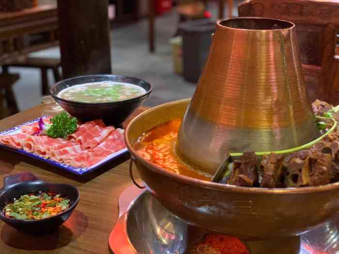 羊老三羊蝎子牛仔排北派炭火锅(运河上街店)