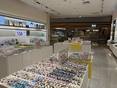 -J-Optical佳视明眼镜·蔡司视觉(青岛金茂览秀城店)