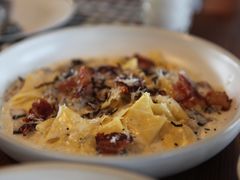 -ROAST coffee & eatery