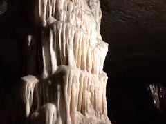 -波斯托伊纳溶洞