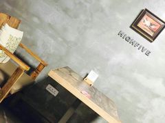 -HIGH FIVE哈福手工汉堡(桂林路店)