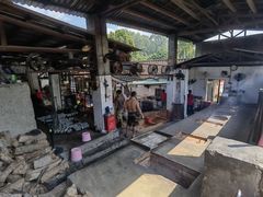 -满記土窑烧鷄波浪山莊