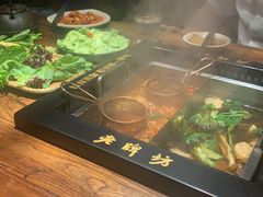 -老牌坊云南鱼豆花火锅(嵩山店)