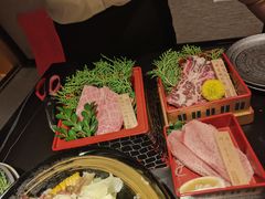 -山川小町·极番烧肉(新地假日广场店)