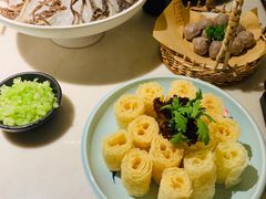 -左庭右院鲜牛肉火锅(浦江欢乐颂店)