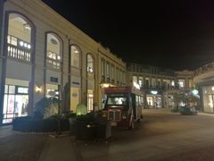-王府井奥莱临潼小镇(临潼店)