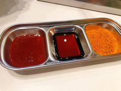 -山野的朋友露营炭火烤肉