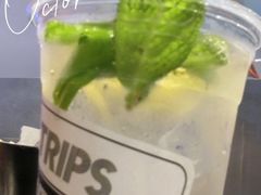 -TRIPS BURGER(大钟寺店)