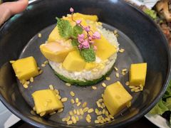 -Chom Cafe and Restaurant