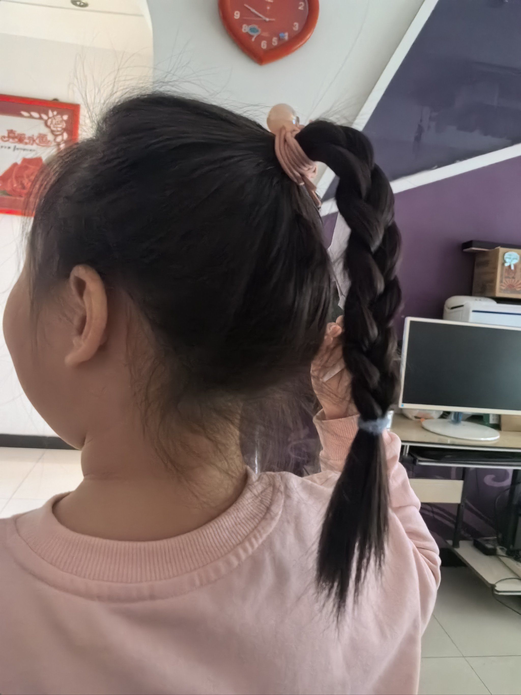 春日去玩吧 #天天领红包 
小女孩为什么都喜欢梳麻花辫,可能心蓝技