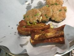 椒盐排骨拼鱼饼-飞尝蚝·顺德菜·鱼生(顺德总店)