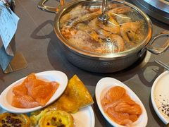 -黑金·寻焰自助百汇·烤肉·火锅(中街店)