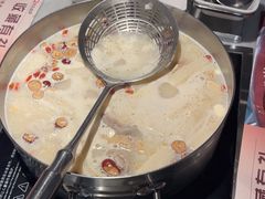 -尚尚仙·酸汤猪手·猪肚鸡火锅(华联万柳购物中心店)