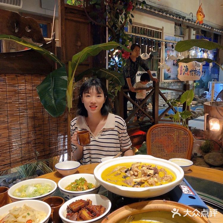 深圳福田网红精致别院式餐厅|肖三胖