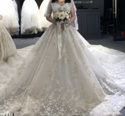 点击看大图 -GRACE KELLY婚纱与礼服(北京店)