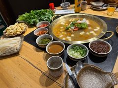 -顶顶汤火牛排火锅·经典铜锅涮肉