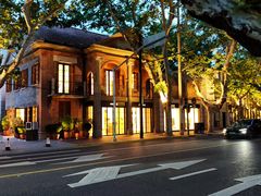 -常熟路(地铁站)