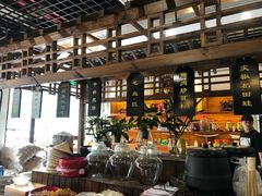 -黄桷树曹家私房菜(江与城店)