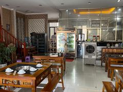 大堂-石磨房养生豆浆鱼•野生菌火锅(红河云岭·盛世佳园店)