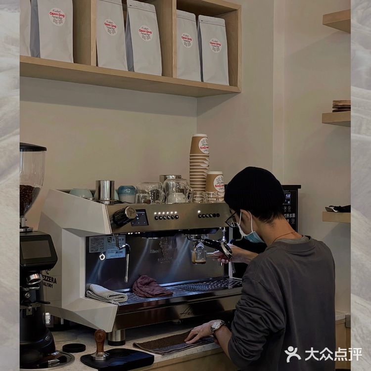 广州新店|开门放狗喝咖啡.芳村可爱好啡店