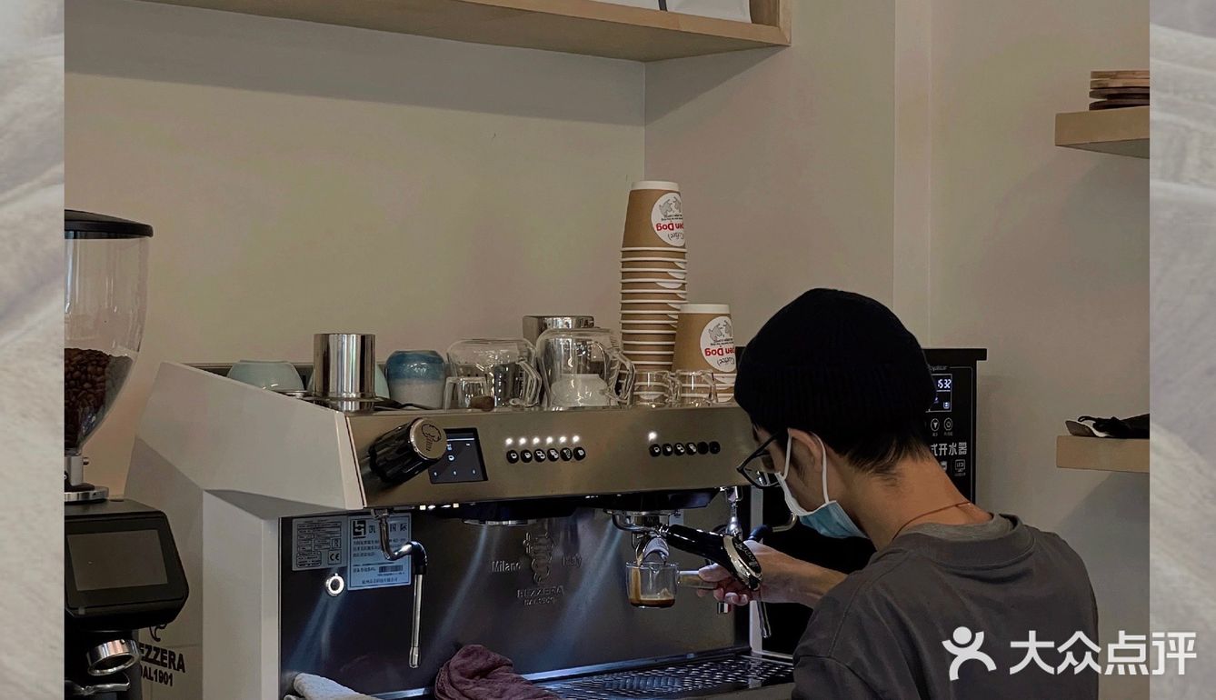 广州新店|开门放狗喝咖啡.芳村可爱好啡店