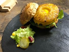 -HIGH FIVE哈福手工汉堡(桂林路店)