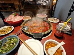 大骨鸳鸯锅-黄家码头老火锅(解放碑旗舰店)