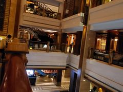 -浅深休闲酒店-停车场
