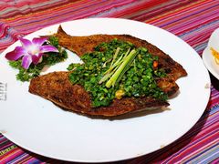 丽江纳西烤鱼-香巴拉云南餐厅(华莱坞店)