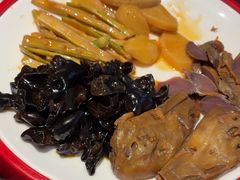 -万重锦·人文川菜馆(骡马市店)