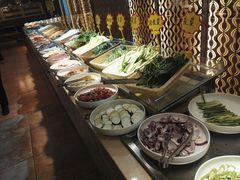 自助取餐区-火焰山自助烧烤涮石板烤肉(新华大街店)