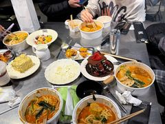 -W COLLECTIVE  DESSERT SHOP