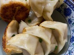 鲜肉煎饺-无名氏宵夜小摊(祝家三姐妹馄饨店)