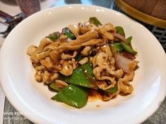 -谭厨中山传家菜.乳鸽.脆鲩鱼(华强北中航城店)