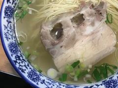 枫镇大肉面-裕兴记·三虾面(西北街总店)