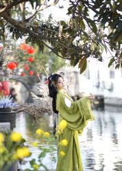 -一揽芳华汉服旗袍体验馆(拙政园店)