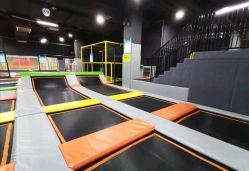 -蹦贝运动中心·蹦床·攀岩·闯关(龙岗店)