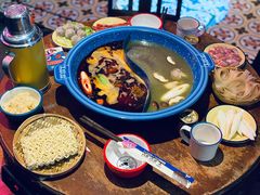 重庆红油经典鸳鸯锅-王歘歘·chuǎ火锅(五道营店)