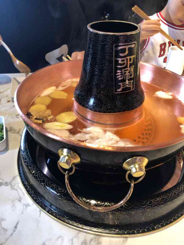 丁卯涮肉(朝阳门店)-"记得老早之前在这家吃过,就老北京火锅来说.