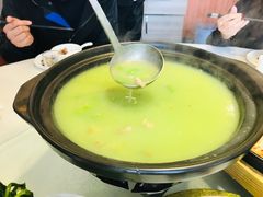 蚕豆炖排骨-雅和生态渔庄·宜城锅巴饭(龙灵山公园店)