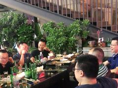 -何师烧烤·香辣蟹·川菜·30年老品牌(太古里旗舰店)