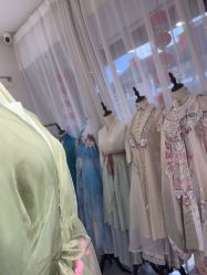 -一揽芳华汉服旗袍体验馆(拙政园店)
