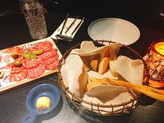餐前面包-C&R西班牙餐厅